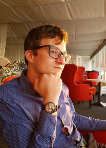 Артем, метро Александровский сад Г. Москва