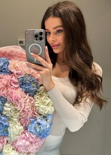 Эля, метро Александровский сад Г. Москва