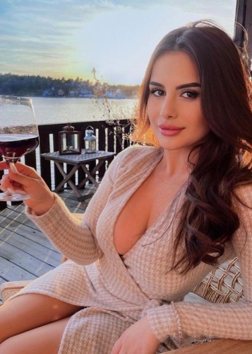 Регина, метро Деловой центр Г. Москва