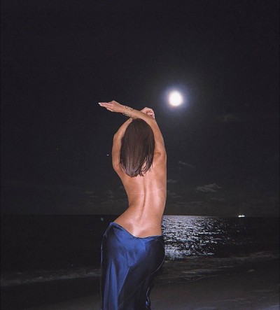 Яночка, метро Театральная Г. Москва