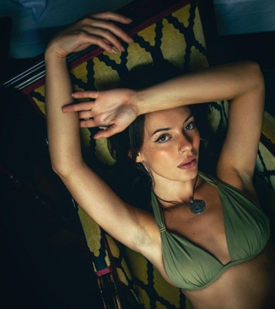 Эми, метро Кузнецкий мост Г. Москва