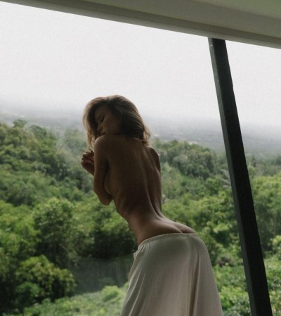 Карина, метро Крылатское Г. Москва